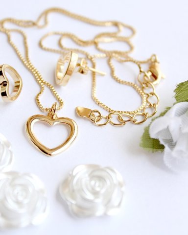 Heart Pendant and Stud Set