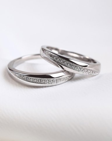 Pavé White Gold Wedding Bands