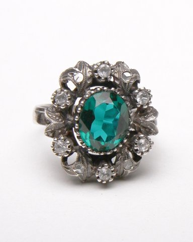 Vintage Emerald Cluster Ring